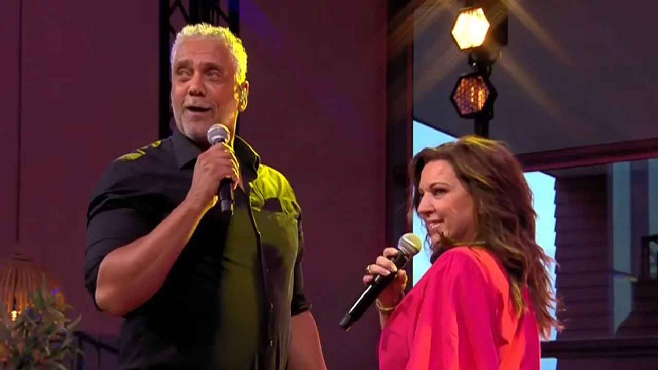 Maxine en Franklin Brown brengen De Oranjezomer-studio terug naar de 90's met 'De Eerste Keer!'