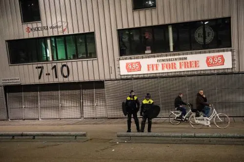 Taakstraffen voor relschoppers ADO-wedstrijd