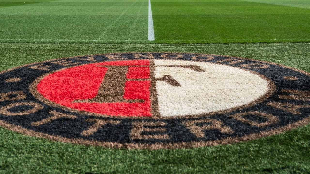 Feyenoord-talent Mik Akkermans (14) deelt droevig nieuws: 'Dan ben je ineens ziek, teelbalkanker'