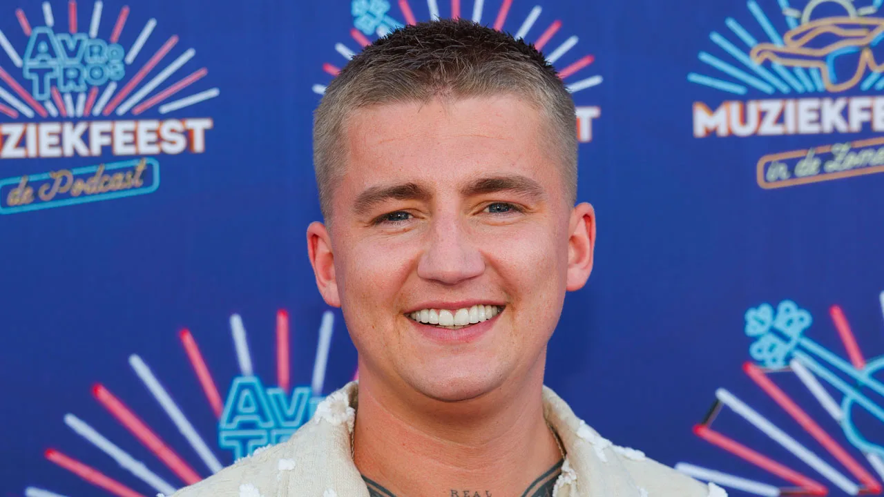 Mart Hoogkamer herenigd met hond Ciro: 'Ik heb me jongen!' 