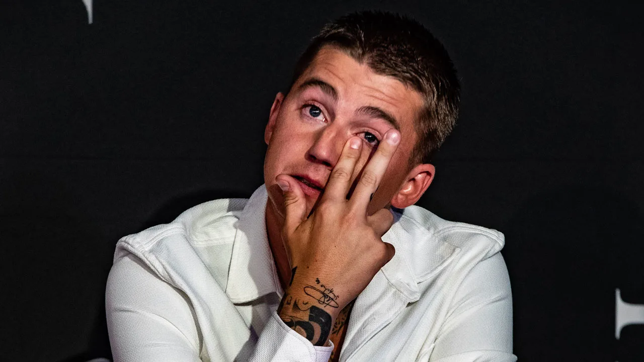 Mart Hoogkamer terug van vakantie en gaat op zoek naar zijn vermiste hond: 'Ga doen wat ik kan!' 