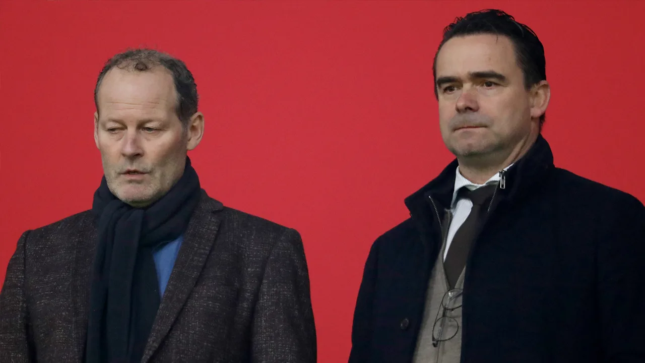 Blind legt taken als commissaris bij Ajax neer