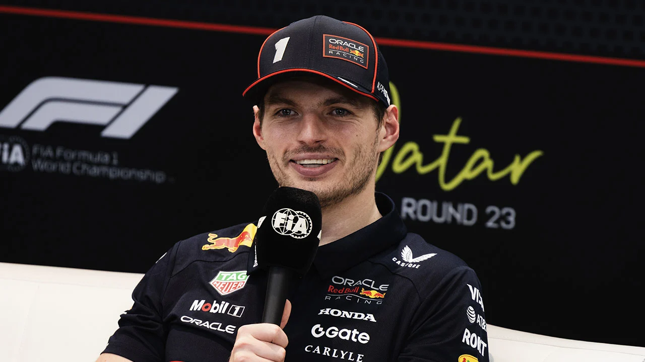 Max Verstappen spreekt van 'ongelooflijke overwinning' in Qatar: 'Alles is nog mogelijk'