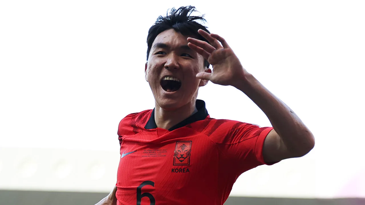 Officieel: Feyenoord meldt komst Zuid-Koreaanse middenvelder Hwang