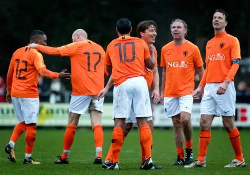 Oud-internationals spelen gelijk tegen HFC