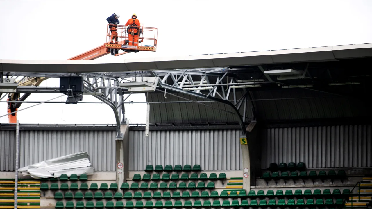 ADO Den Haag - Telstar uitgesteld wegens schade aan dak