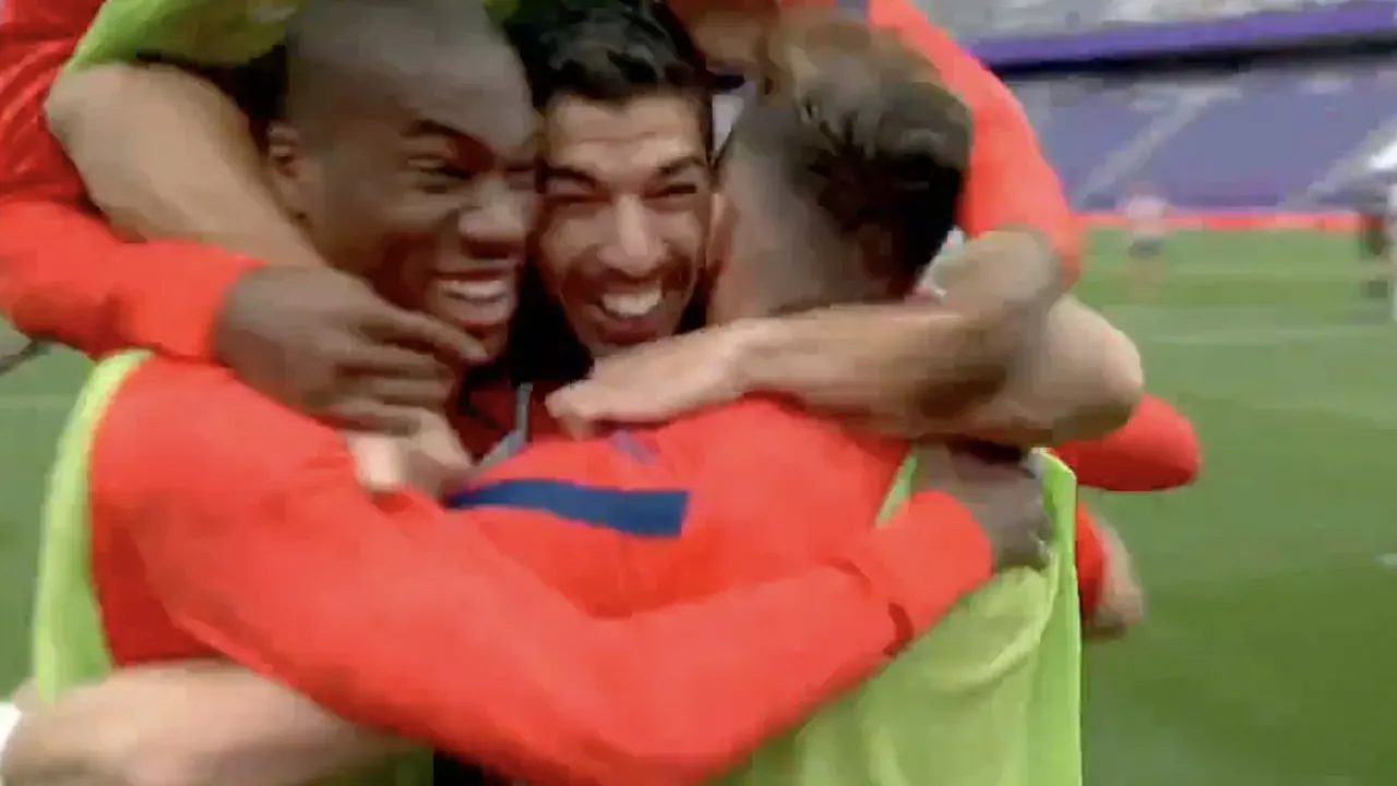 VIDEOGOAL: Suárez zet Atlético Madrid op voorsprong in kampioenswedstrijd