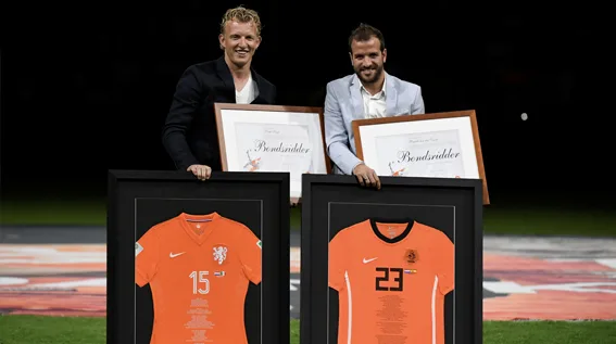 Van der Vaart en Kuijt bondsridders van KNVB