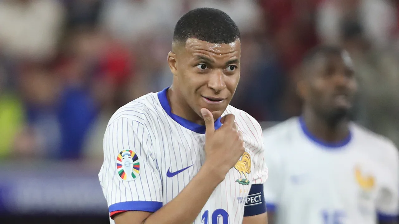 Mbappé voedt geruchten richting duel met Oranje: 'Zonder risico's zijn er geen overwinningen'