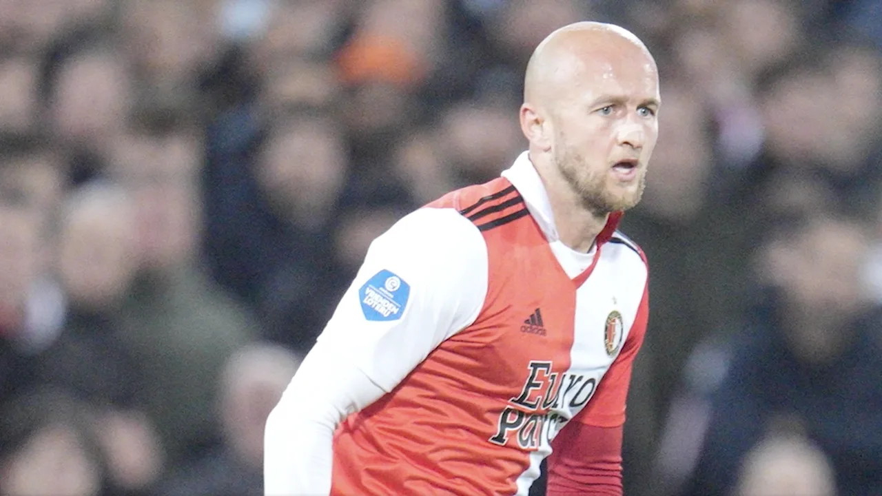 Arne Slot geeft update over Trauner: 'Hij heeft nog niet met ons meegetraind'
