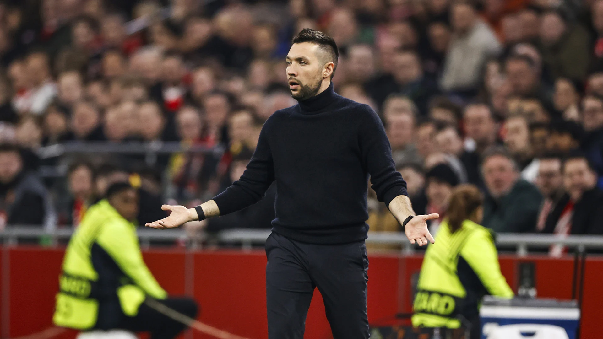 KNVB geeft Ajax geen vrij tussen duels in Europa; verzoeken Feyenoord en AZ wél ingewilligd