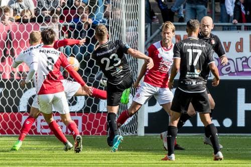 FC Emmen verrast FC Utrecht in Galgenwaard