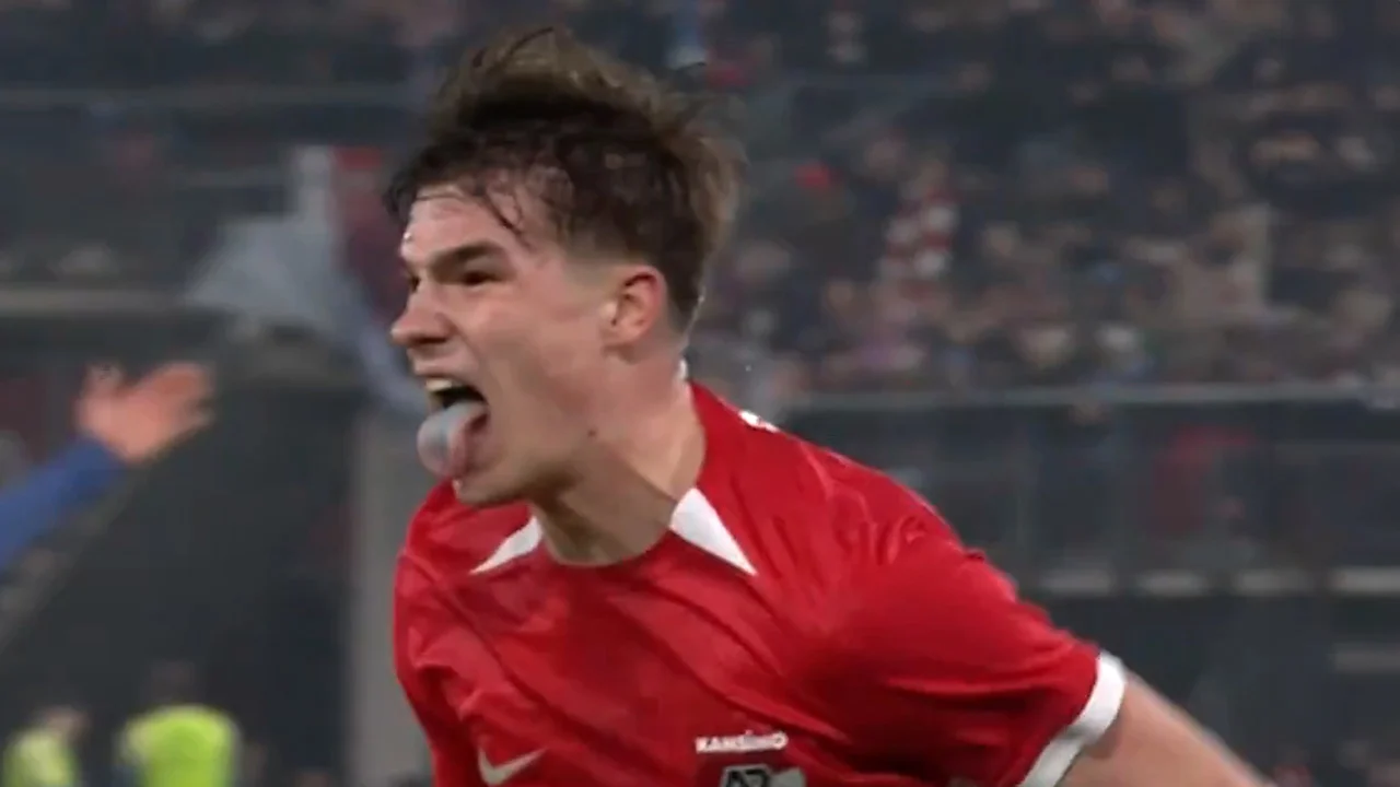 Videogoal: AZ profiteert via Goes van gekluts tussen Henderson en Brobbey