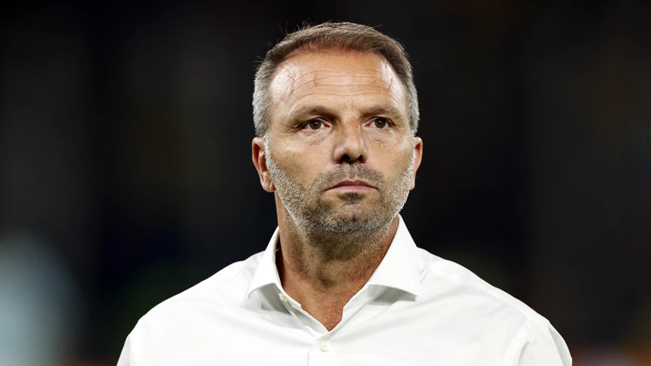 F-Side richt zich tot Steijn: 'Gaan liever zonder trainer naar Brighton dan met jou'