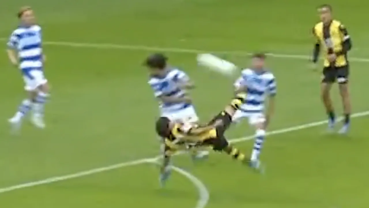 Videogoal: Vitesse-speler Yegoian scoort met omhaal van buiten de zestien meter