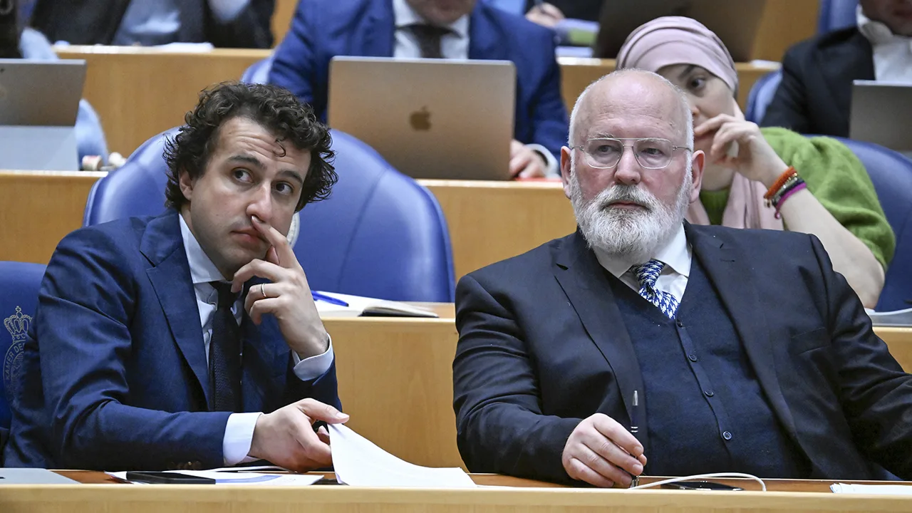 Kritiek groeit op Frans Timmermans in eigen achterban: 'Oude wijn in nieuwe zakken'