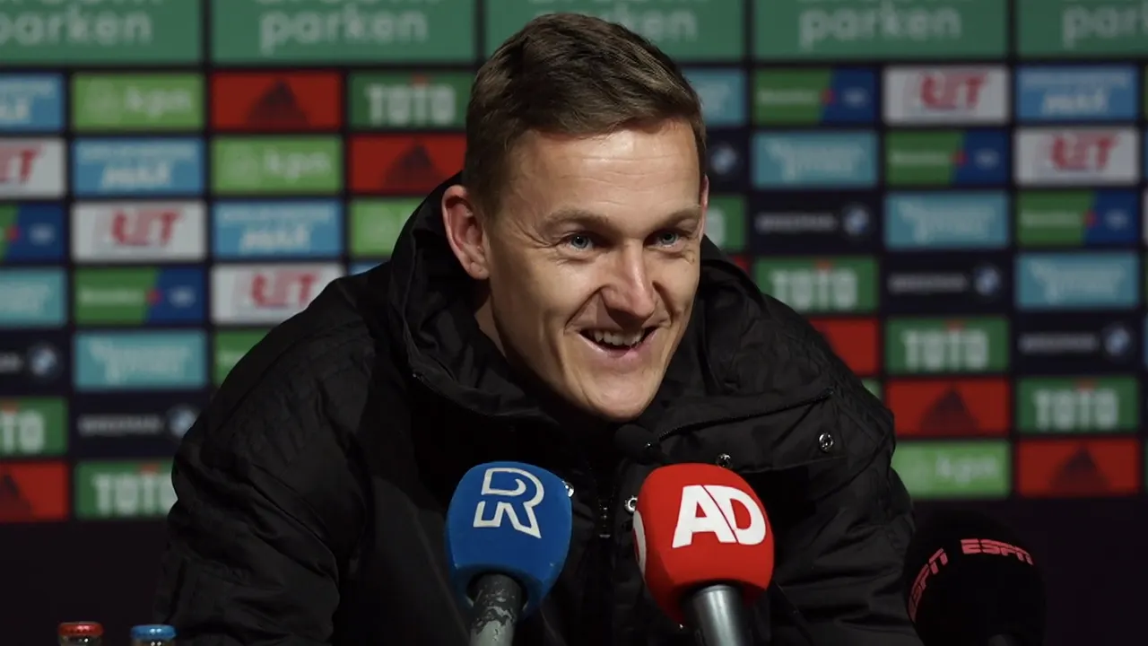 Toornstra sprak nog niet met Slot: 'Als trainer plannen heeft met mij blijf ik hier graag'