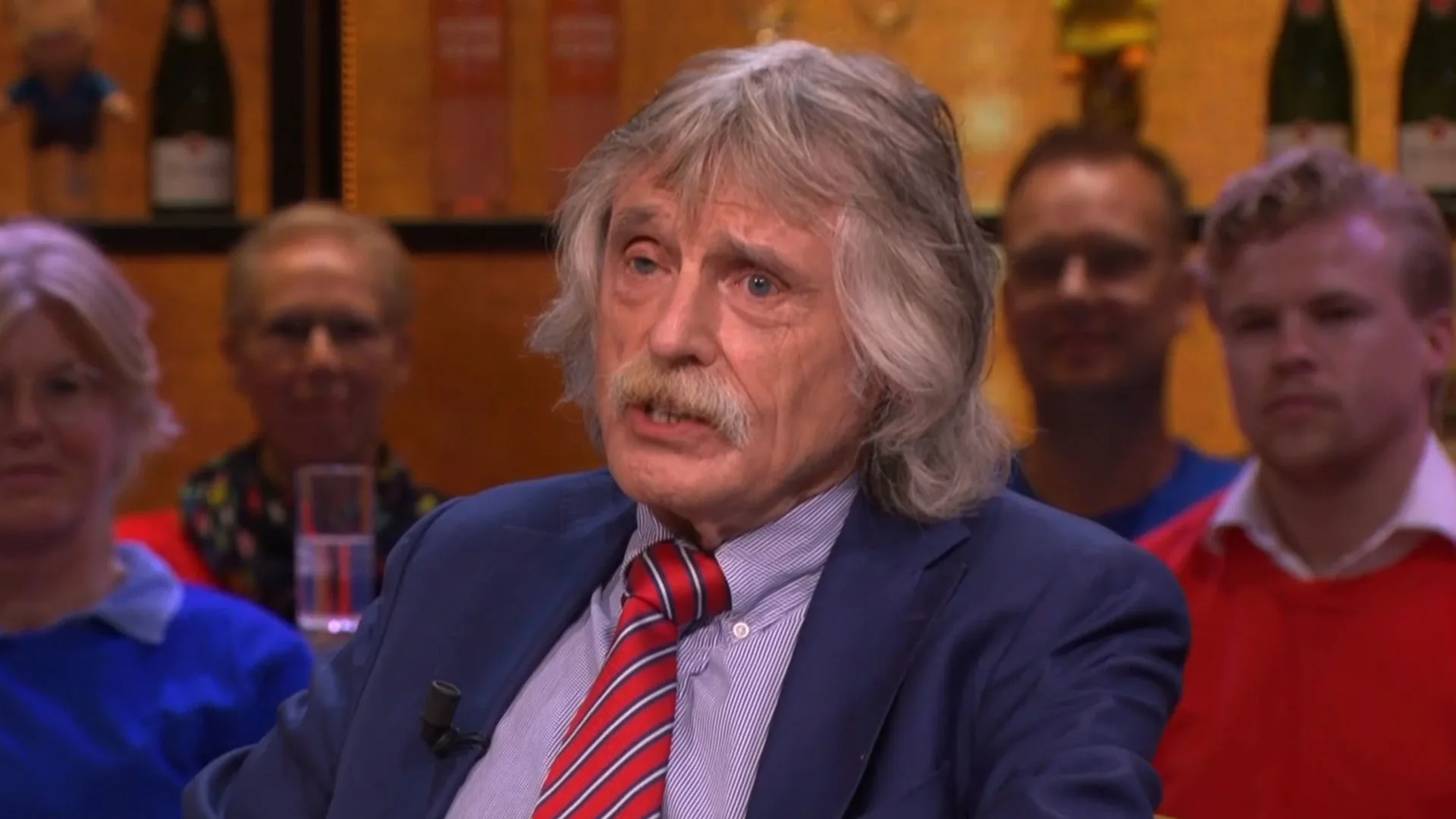 Johan Derksen geeft niks om Gouden Televizier-Ring: 'Schijt aan of we zo'n lelijke ring winnen'