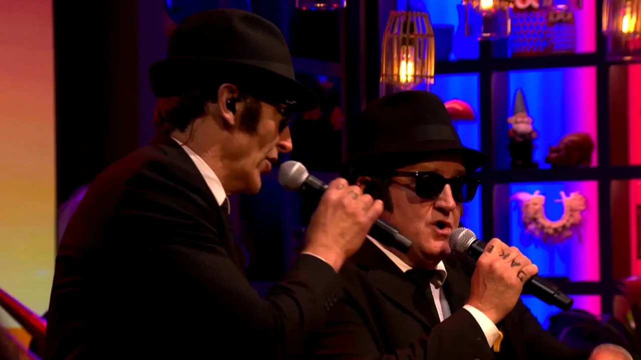 Brothers of Blues zet studio op zijn kop met toegift in reclamebreak De Oranjezondag