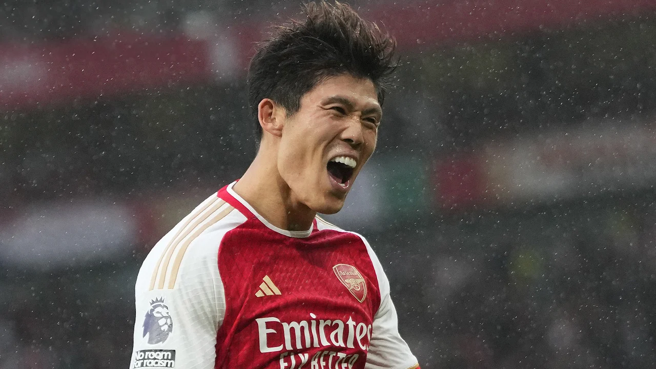 'Ajax bereikt hoofdlijnenakkoord met voormalig Arsenal-speler Tomiyasu'