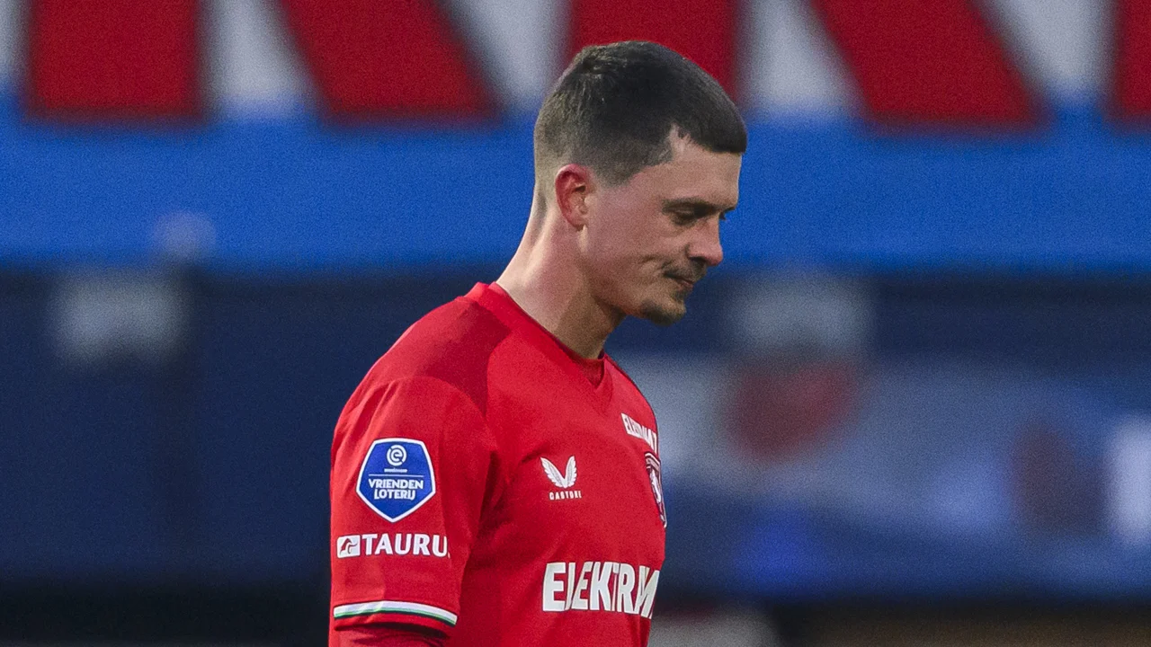 Aanklager seponeert rode kaart van FC Twente-verdediger Bas Kuipers tegen sc Heerenveen