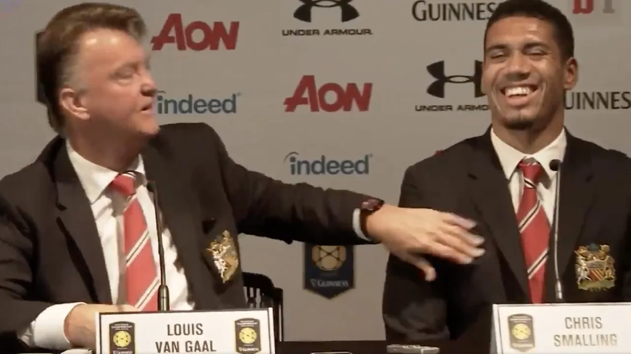 Throwback: Van Gaal benoemt 'Mike' Smalling tot derde captain van Manchester United