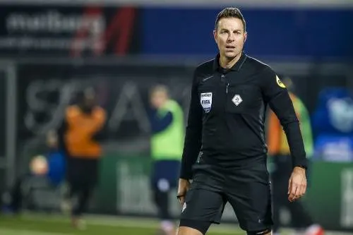 Van Boekel vol twijfels door de VAR