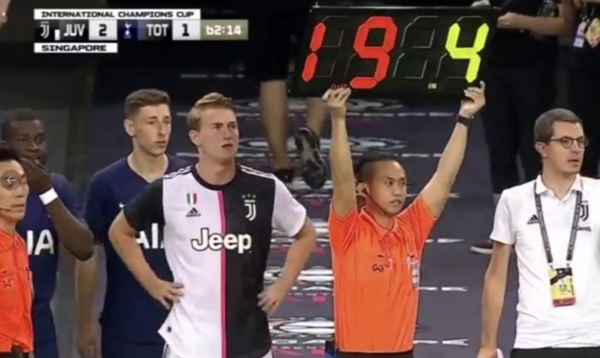 De Ligt debuteert als invaller bij Juventus