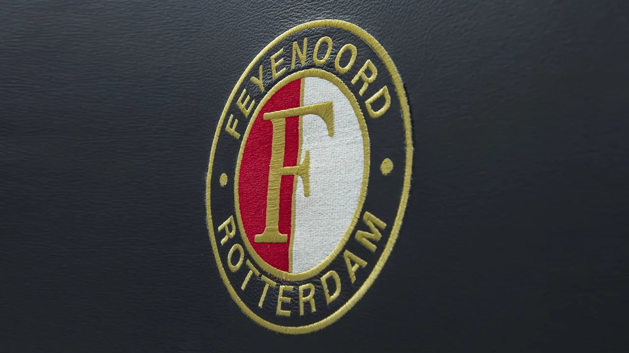 Feyenoord probeerde aangifte van mishandeling tegen twee harde kern-leden tegen te houden