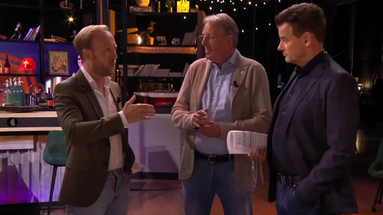 Gaat Raymond na de kritiek van Johan nog steeds in gesprek met Tim Hofman? 