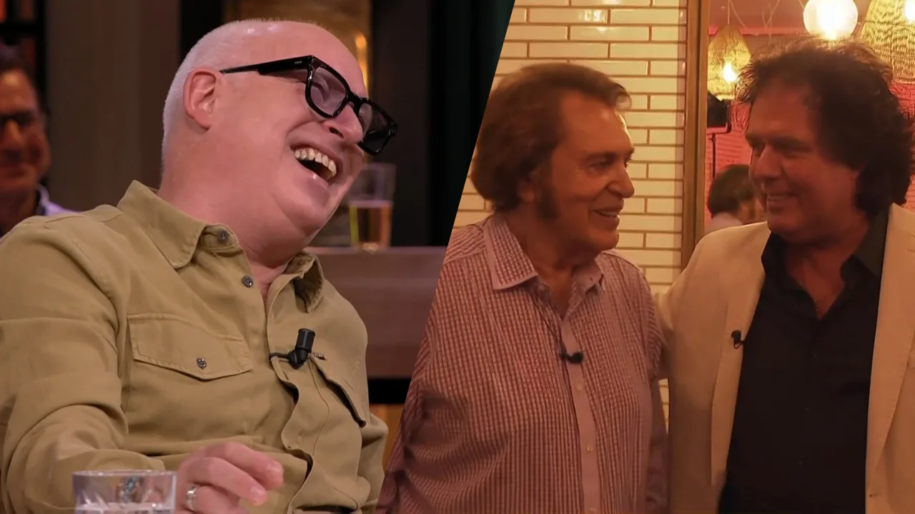 René lacht om stroef gesprek tussen René le Blanc en Engelbert Humperdinck: ‘Dit is goed hè!’