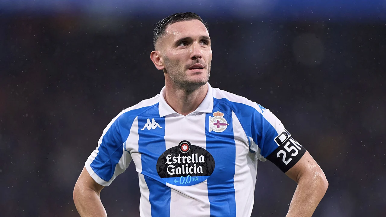 'Lucas Pérez mogelijk alsnog naar PSV: 36-jarige spits wordt snel medisch gekeurd'