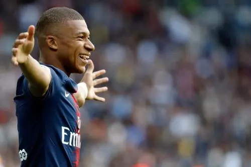 Mbappé van Paris SG drie duels geschorst