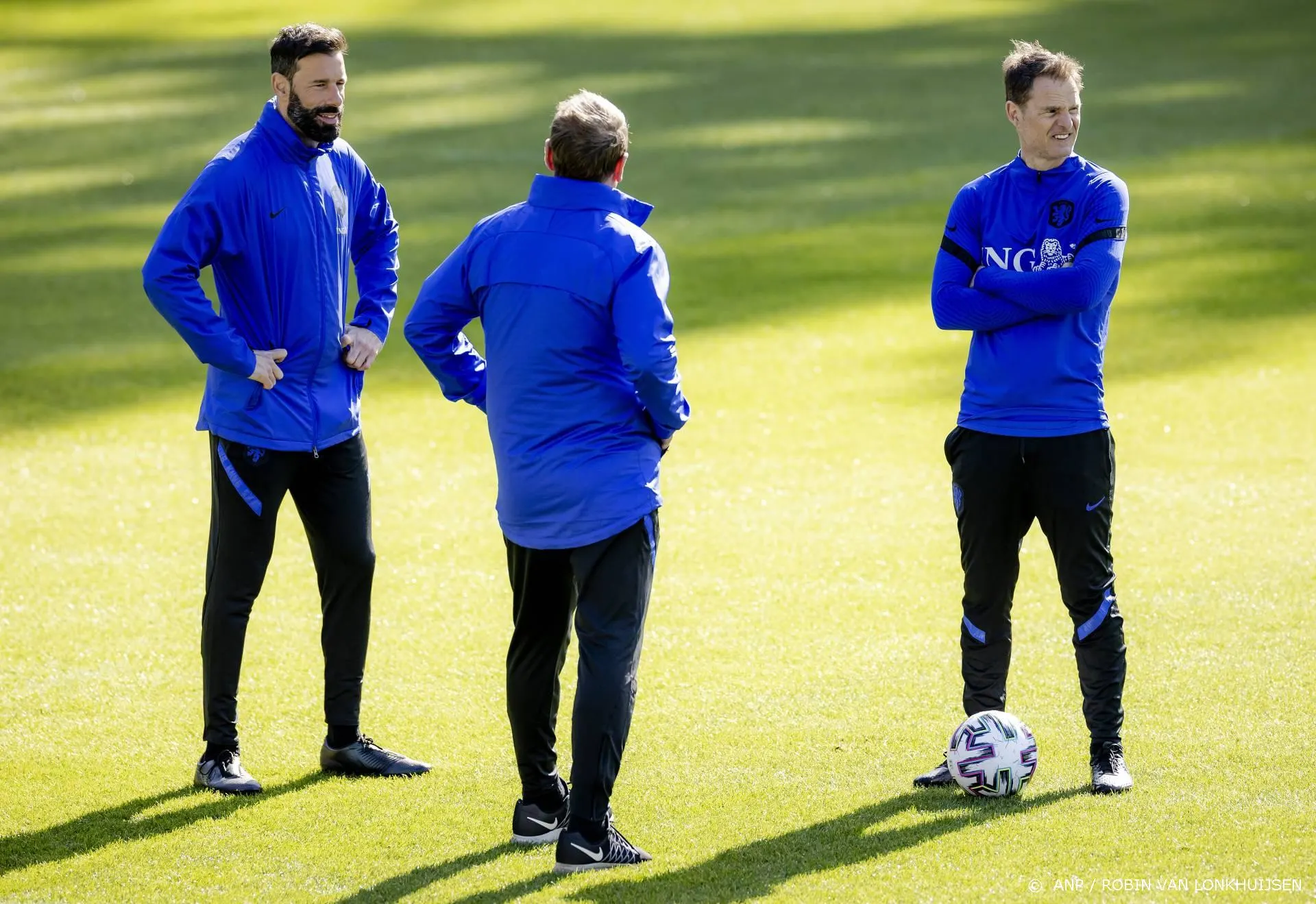 Nederlands elftal begint met kleine groep aan voorbereiding op EK