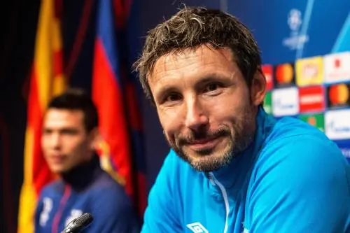 Van Bommel gaat voor resultaat in Camp Nou