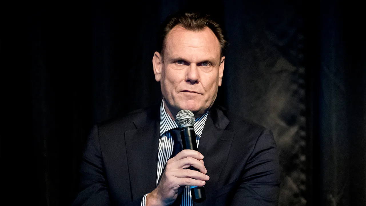 'Iedereen die Robert Eenhoorn voor z'n kanis slaat, die heeft mij'