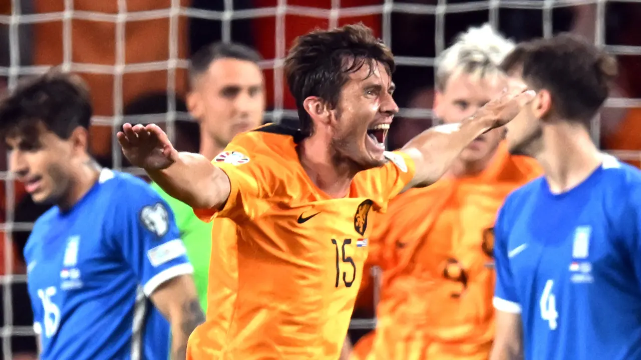 De Roon grapt na eerste interlandgoal: 'Eindelijk mijn streak begonnen om Van Persie te verslaan!'