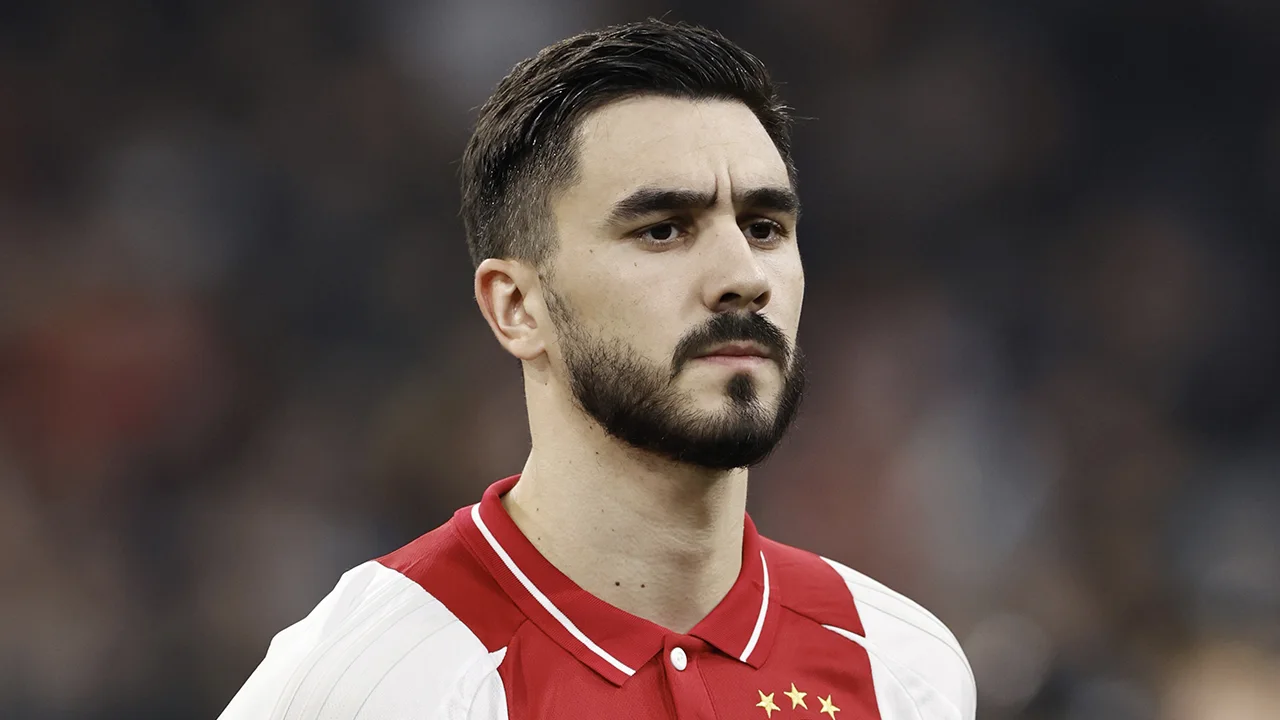 'Ajax-verdediger Josip Sutalo komt in aanmerking voor een megatransfer'