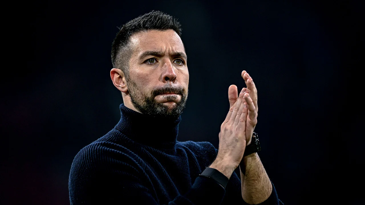 Ajax-trainer Farioli hoopt op transfer: 'Ik wens het, iedereen wil dat...'