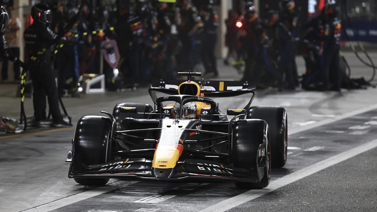 Bestrafte Max Verstappen zesde in laatste F1-race van seizoen