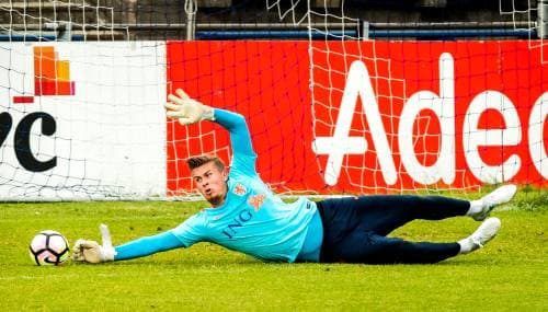 Koeman passeert Padt na optelsom