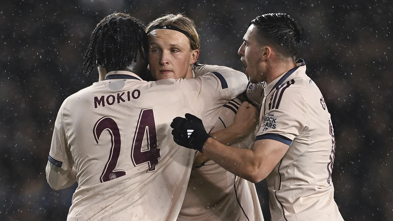 Ajax boekt eerste Champions-Leagueoverwinning van het seizoen op bezoek bij Qarabağ