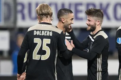 Ajax verslaat sc Heerenveen met 4-0