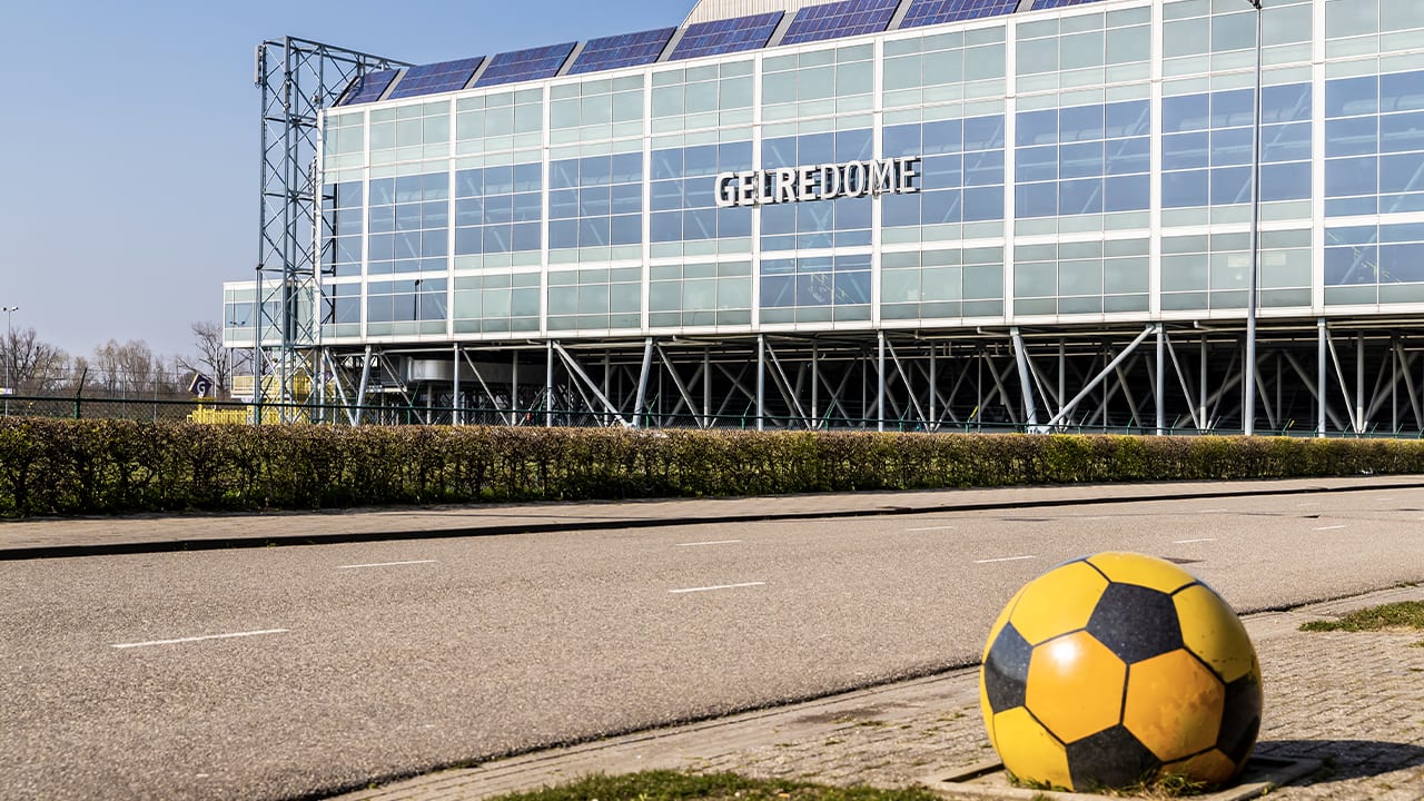 Vitesse en eigenaar Gelredome voor de rechter