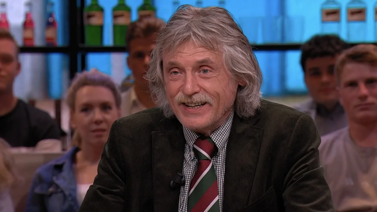 Johan onthult favoriete voetbalcommentator: 'Ik vind dat hij er bovenuit steekt'