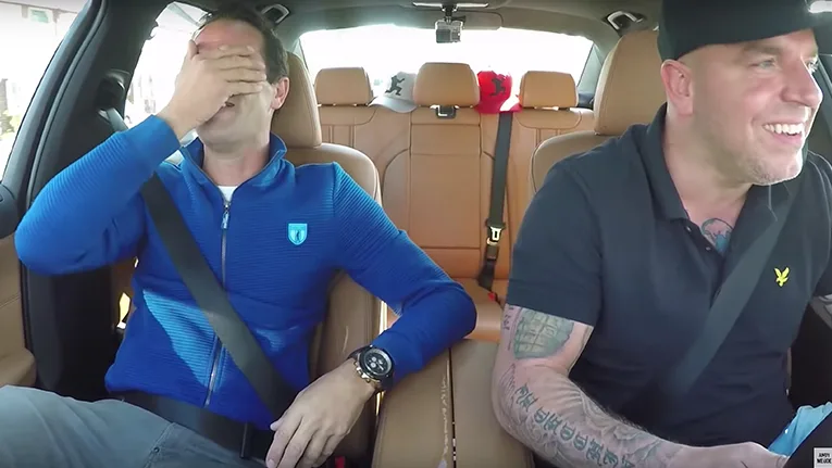 De moeder van Bas Nijhuis is geen hoer, maar interieurverzorgster 