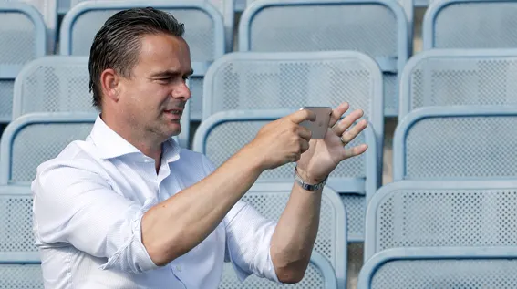 Ajax behoudt selectie en maakt dat op ludieke wijze bekend