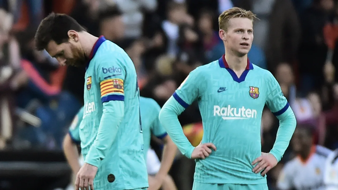 Frenkie de Jong over situatie Messi bij Barcelona: 'Het is wel chaos'