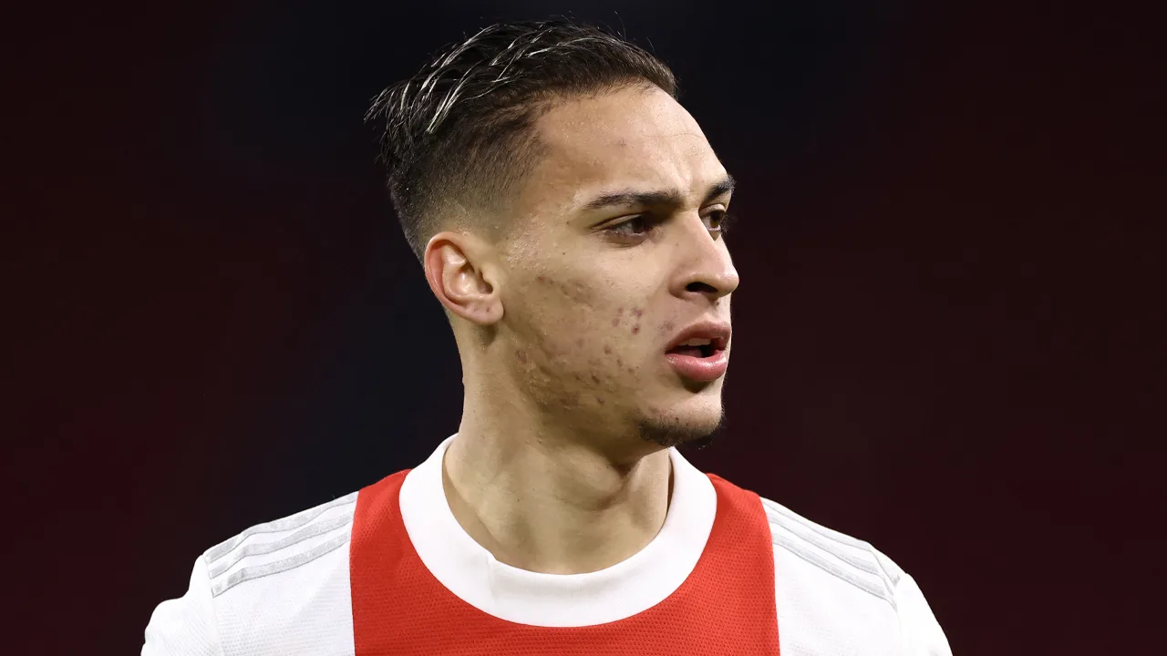 'Arbitragecommissie geeft Antony deels gelijk: Ajax lijkt rekening te kunnen verwachten'