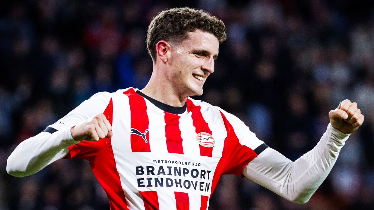 Guus Til leidt PSV met twee treffers langs Go Ahead Eagles